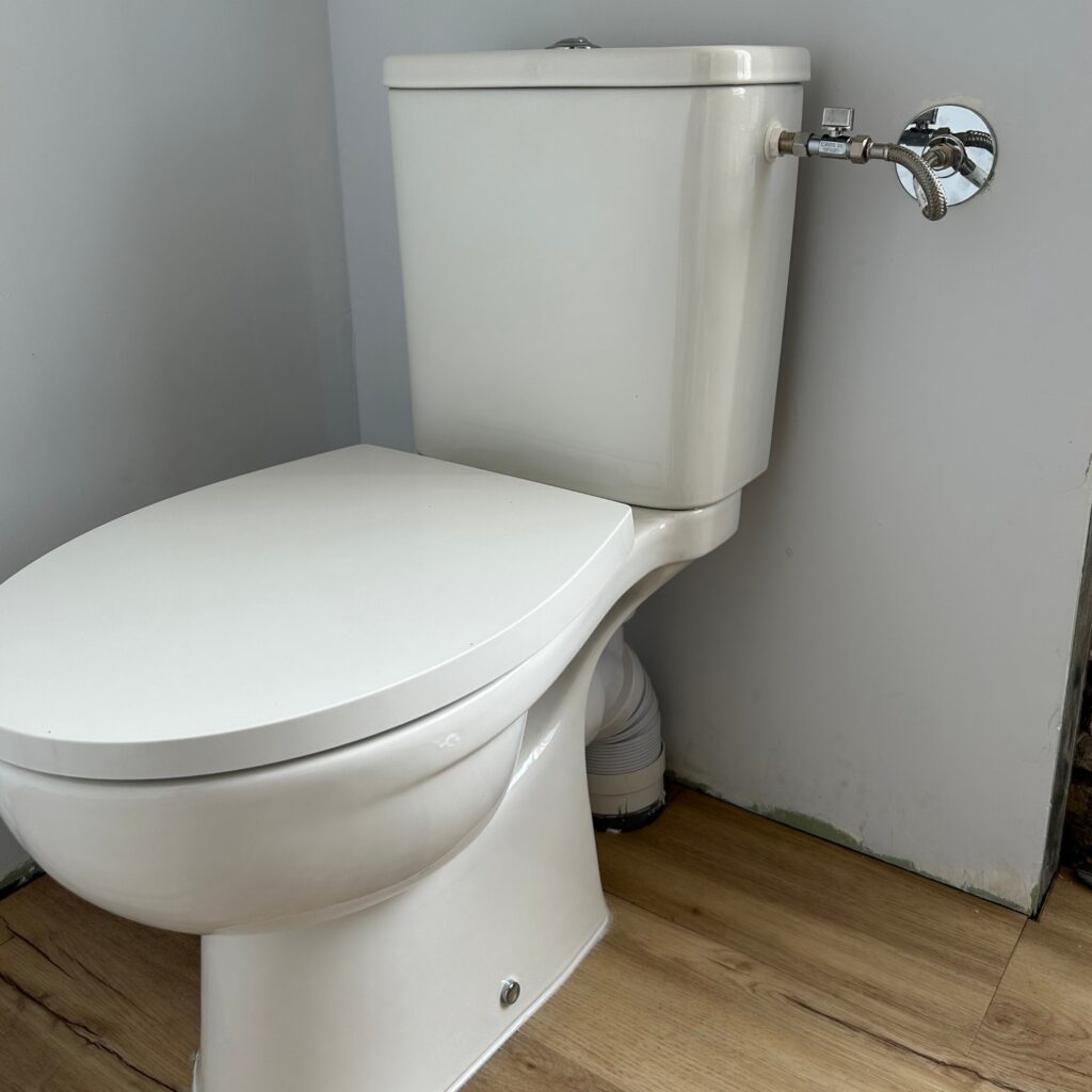 WC et meuble vasque installés